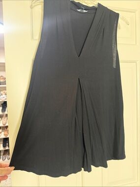 Cable & Gauge Black Crewneck Top